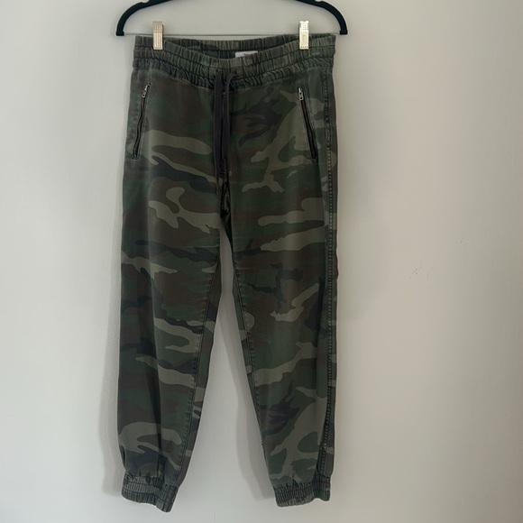 Aritzia TNA Alix High-Waist Camo Pants Womens Camouflage Joggers Green - Picture 2 of 9